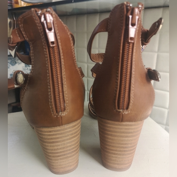 NWOT Transit sandals. Size 9. - Picture 7 of 13